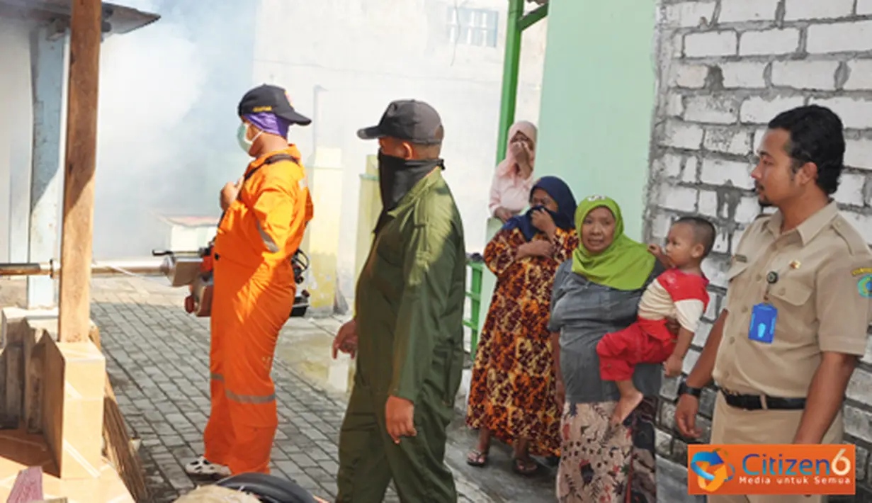 Citizen6, Sidoarjo: Untuk bakti sosial kesehatan lanjutan, berupa pelayanan kesehatan masal gratis yang meliputi poli umum, mata, termasuk operasi katarak, peteregyum, poli gigi dan khitanan masal akan digelar Sabtu, (28/4). (Pengirim; Penkobangdikal)