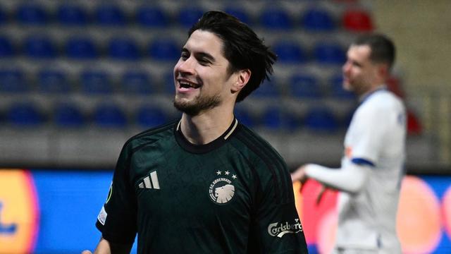 Selebrasi Kevin Diks dalam laga UEFA Conference League antara Dinamo Minsk vs FC Copenhagen, Jumat (29/11/2024). (c) AP Photo/Ilkin Javanshirov