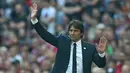 3. Antonio Conte - Usai didepak Chelsea, nasib Antonio Conte masih menganggur. Namun pengalamannya tak perlu diragukan lagi yang telah membawa Juventus dan Chelsea menyicipi gelar liga domestik.(AFP/Glyn Kirk)