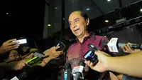 KPK memeriksa staf khusus Presiden RI bidang politik, Daniel Sparingga, Jakarta, Rabu (25/6/14). (Liputan6.com/Faisal R Syam)