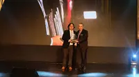 CEO Bukalapak, Achmad Zaky, Raih Penghargaan EY Entrepreneur of the Year kategori Technology & Digital Award 2017 (Foto: Bukalapak)