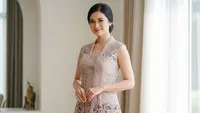 7 Model Kebaya Kartini Brokat Modern 2026, Tampil Anggun dan Kekinian