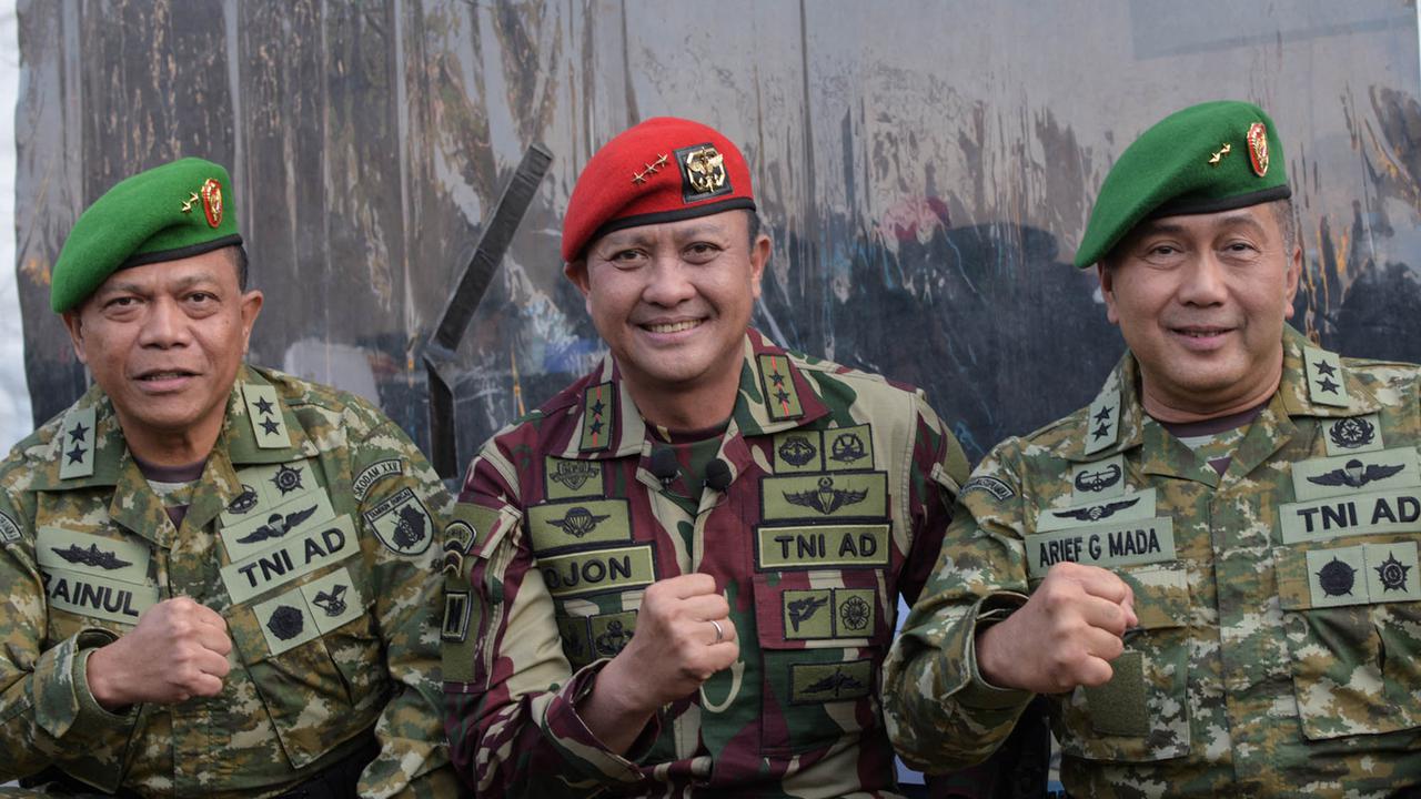 FOTO: Presiden Prabowo Pimpin Upacara Gelar Pasukan Operasional dan Kehormatan Militer di Batujajar