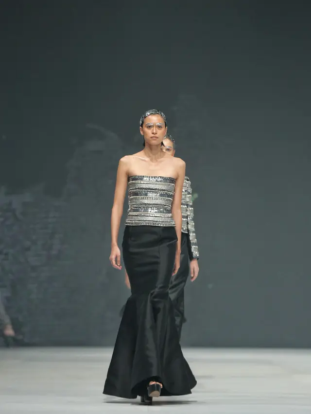 Sinergi Otomotif dan Fashion, Mazda x Jeffry Tan-Yosafat Dwi Kurniawan di Panggung JFW 2023