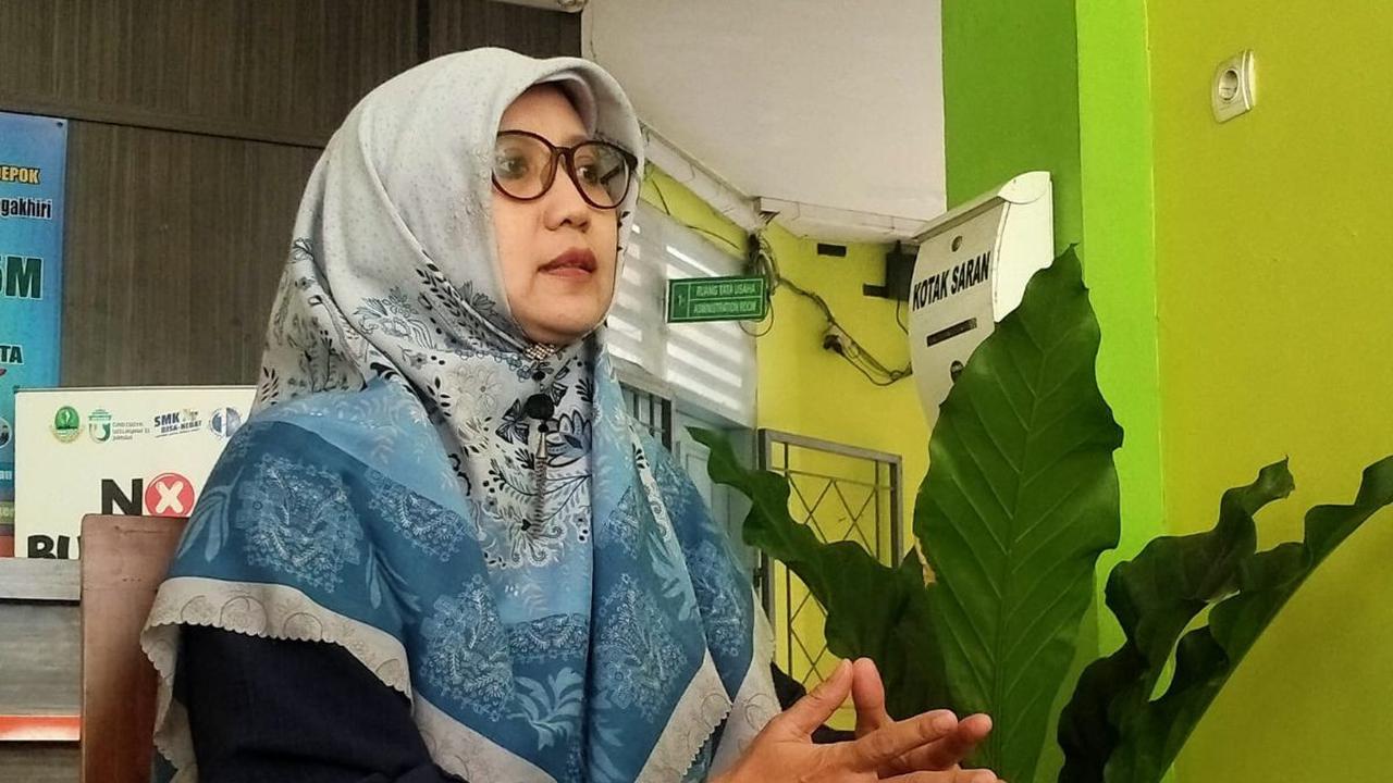 Menanggapi hal itu, Wakil Kepala SMKN 1 Depok Bidang Kemitraan, Enden mengatakan sumbangan tersebut digalang untuk memenuhi kebutuhan sekolah yang tida tercover oleh biaya operasional sekolah (BOS).&nbsp;