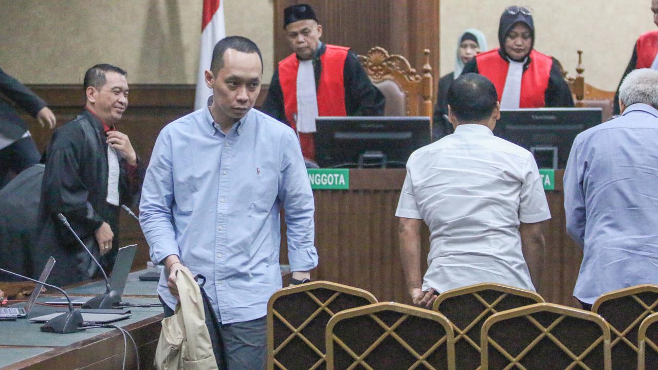 FOTO: Terdakwa Korupsi Tata Kelola Minyak Dituntut Enam hingga Dua Belas Tahun Penjara