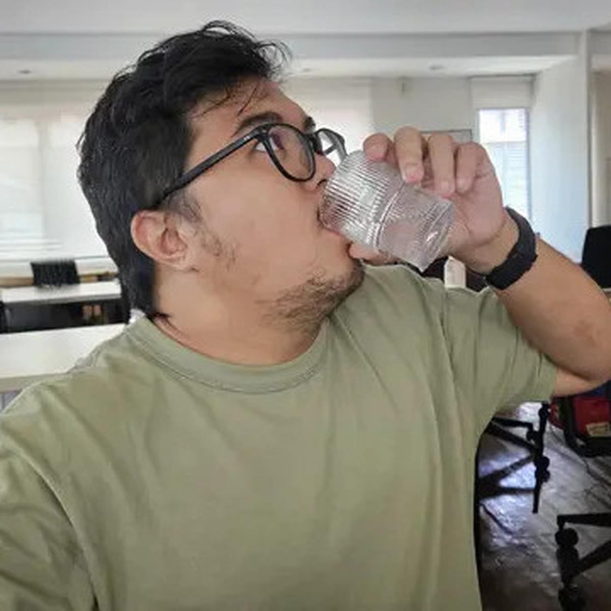 Mitos vs Fakta, Apakah Minum Air Hangat Bisa Melunturkan Lemak?