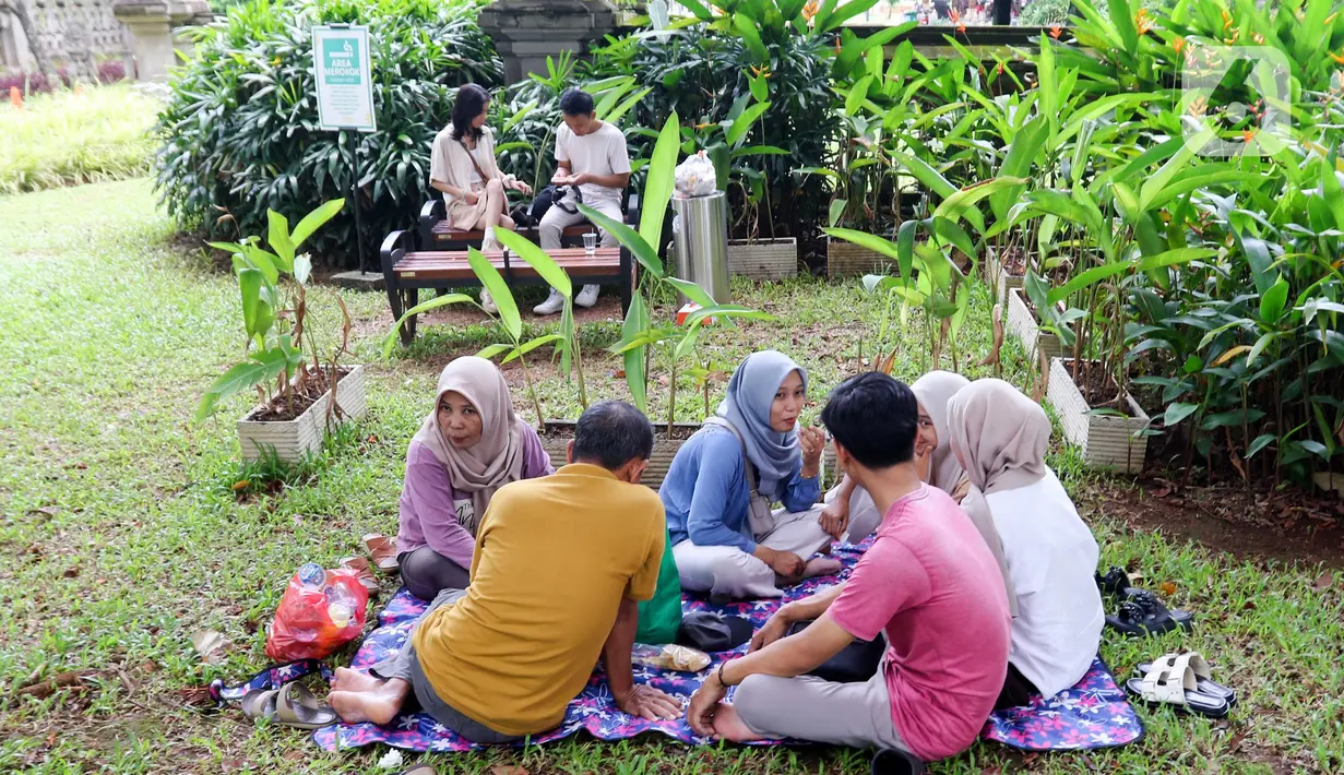 Hal ini karena TMII memiliki segudang wahana dan atraksi menarik yang cocok untuk menghibur seluruh anggota keluarga. (Liputan6.com/Herman Zakharia)