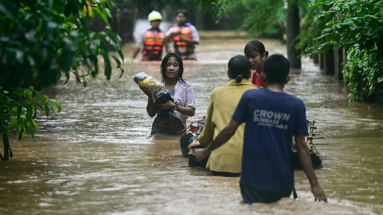 Dampak Terjangan Topan Yagi, Banjir Rendam Myanmar