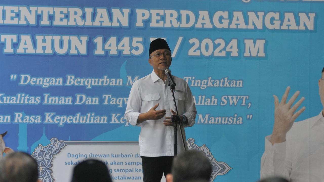 Momen Zulkifli Hasan Ingin Menangis saat Puji Jokowi: Kalau Diteruskan, Cepat Keluar Air Mata Pak