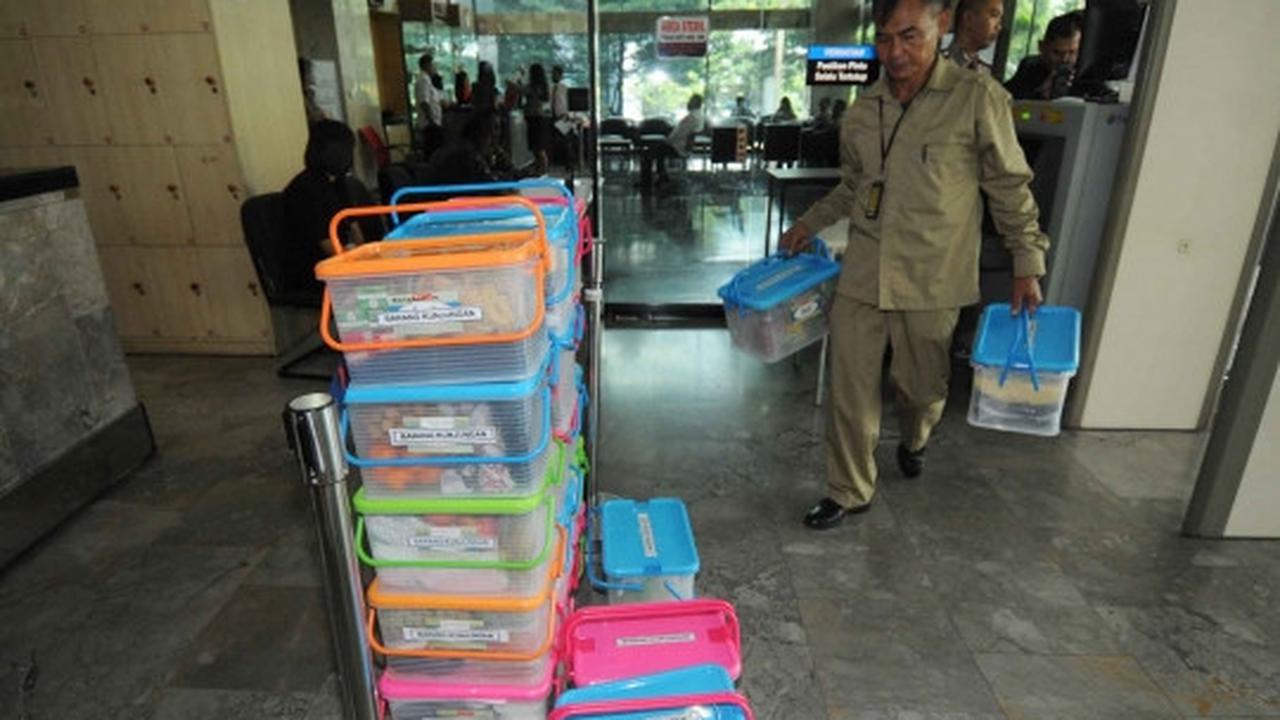 Jelang Lebaran, barang para tahanan KPK diperiksa sinar X
