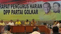Suasana Rapat Pengurus Harian Partai Golkar, Jakarta, Kamis (4/2/2016). ARB dalam pembukaan rapat mengemukakan rapat hari ini hanya silahturahmi dan kangen-kangenan setelah setahun lebih berkonflik. (Liputan6.com/Johan Tallo)