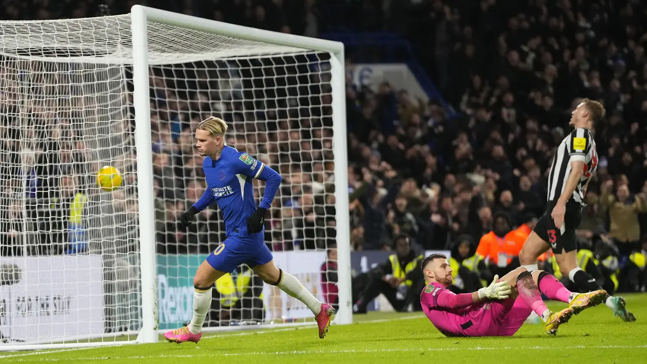 Foto: Lewat Comeback Dramatis dan Drama Adu Penalti, Chelsea Lolos ke Semifinal Carabao Cup setelah Singkirkan Newcastle United