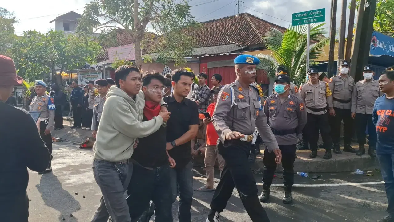 Polda Bali menyatakan telah menangkap 170 orang usai ricuh demo di Renon dan Gedung Ditreskrimsus pada Sabtu 30 Agustus 2025.