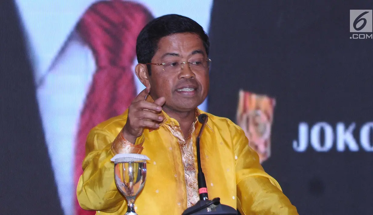 Plt Ketum DPP Partai Golkar, Idrus Marham saat memberi sambutan pembuka Mukernas Kosgoro 1957 di Jakarta, Selasa (12/12). Dalam sambutannya, Idrus meminta peserta Mukernas Kosgoro 1957 mendoakan Setya Novanto. (Liputan6.com/Helmi Fithriansyah)