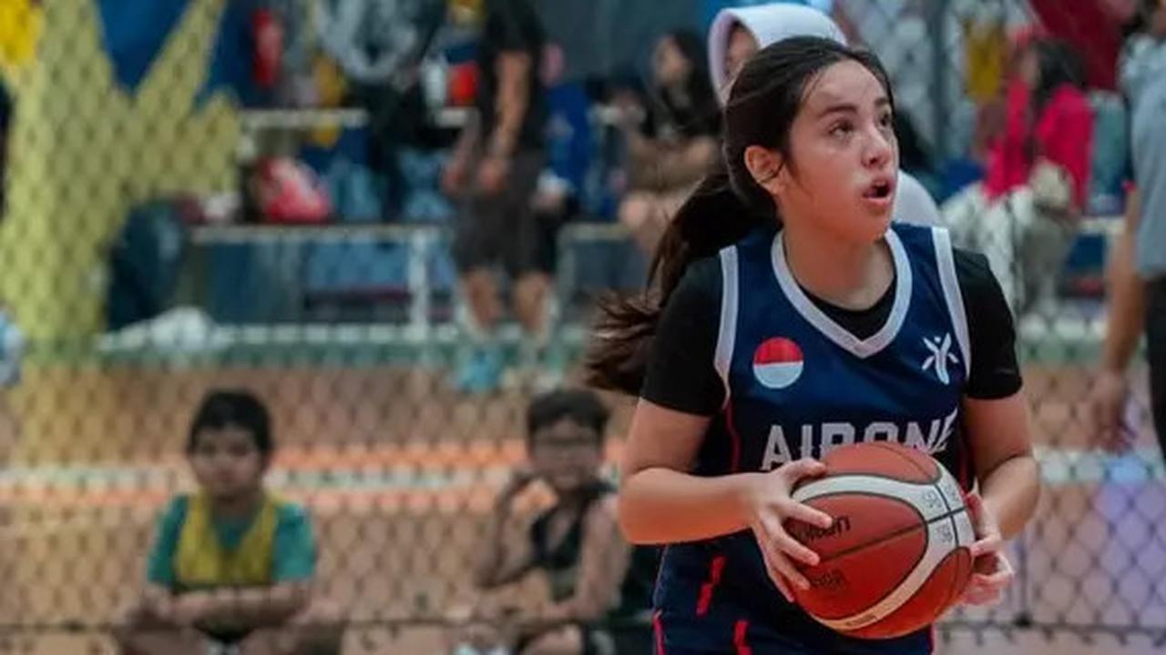 6 Potret Mikhayla Bakrie Anak Nia Ramadhani saat Tanding Basket, Tetap Cantik Meski Banjir Keringat