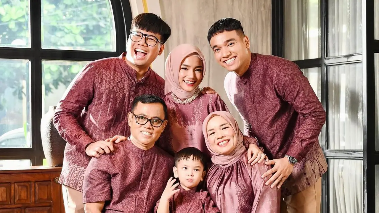 Fuji, adik ipar Vanessa Angel (Foto: Instagram/@fuji_an)