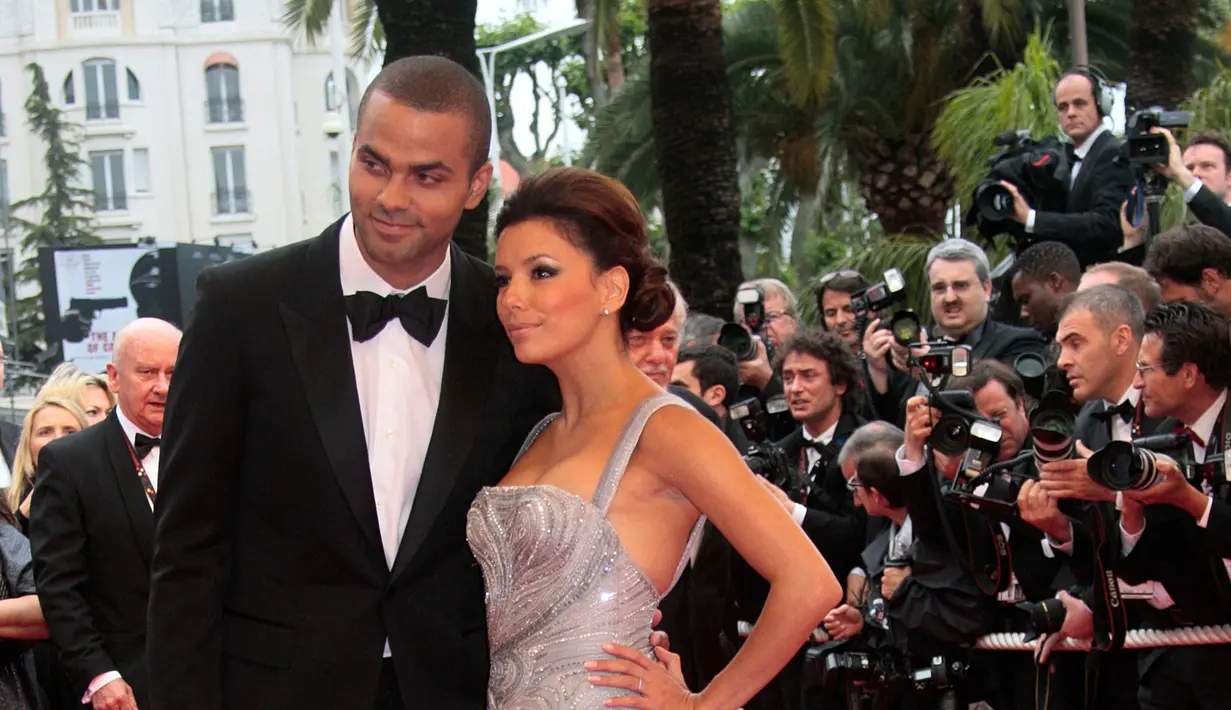 Eva Longoria pernah menikah dengan Tony Parker dari tahun 2007 hingga 2011. (FRANCOIS GUILLOT / AFP)