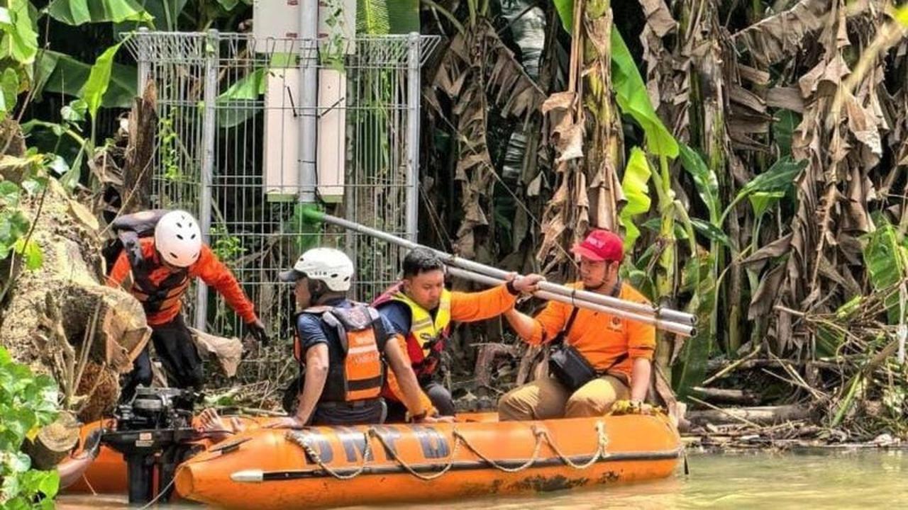 BPBD Jatim Gerak Cepat Lakukan Perbaikan EWS Banjir di Jombang Pasca Diterjang Material Sungai