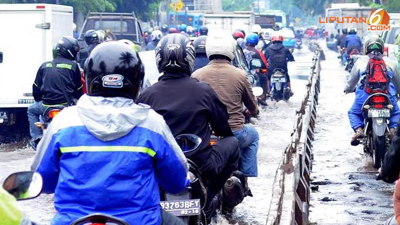 banjir-motor-140113d.jpg