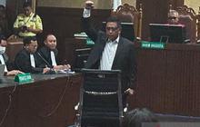 Ekspresi Sekjen PDIP Hasto Kristiyanto saat Ketok Palu Vonis Perkara Suap Harun Masiku