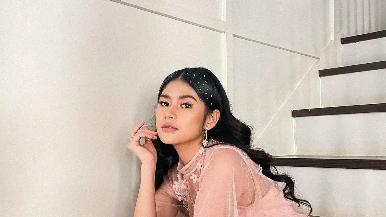 Riri Moeya merilis single baru "Sengaja Salah" karya musisi Bemby Noor. (Foto: Dok. Instagram @ririmoeya_)