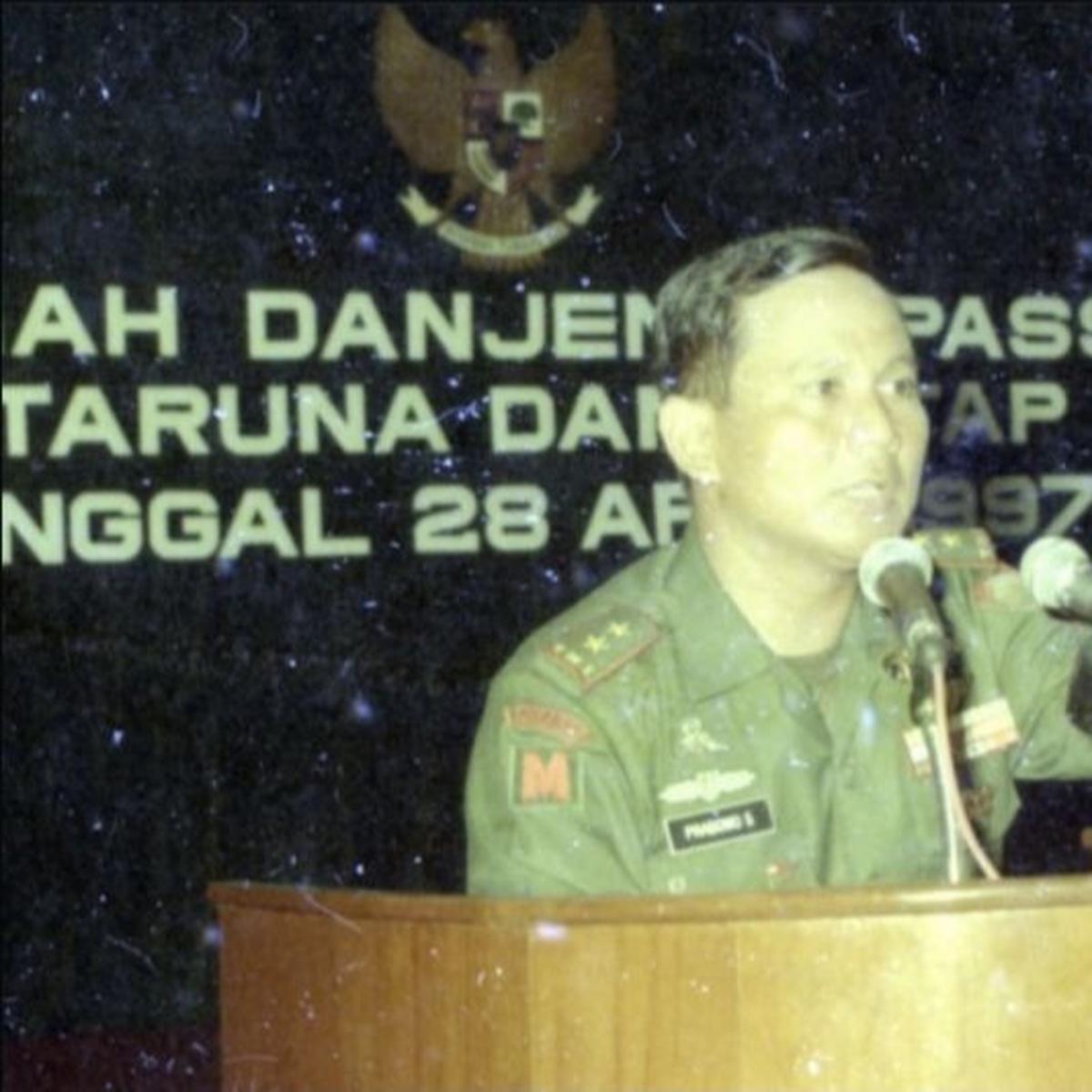 Prabowo Terjun Payung di Lembah Tidar Sebelum Ceramah Kepemimpinan