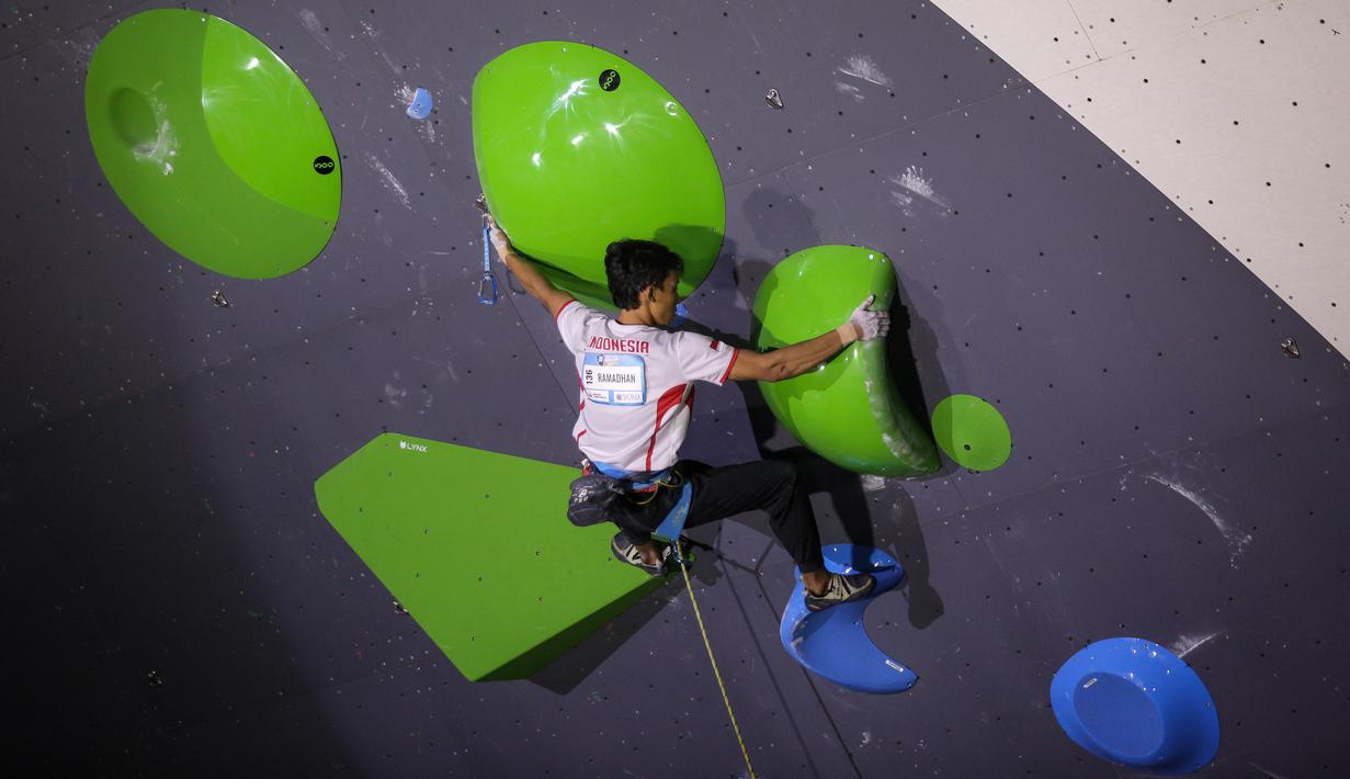 Pria kelahiran Yogyakarta itu menjadi satu-satunya wakil Indonesia pada final kategori lead. (Bola.com/Bagaskara Lazuardi)