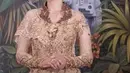 Banyak warganet yang memuji kecantikan bunda Maia karena tampak awet muda dan selalu elegan dengan tampilan yang enak dipandang. [Foto: Instagram/ MaiaEstiantyreal]