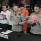 Kapolresta Malang Kota&nbsp;Kombes Pol Budi Hermanto merilis penetapan Raymond Enovan (baju tahanan) sebagai tersangka dalam kasus robot trading ATG milik crazy rich Surabaya Wahyu Kenzo pada Kamis, 16 Maret 2023&nbsp;