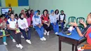 Citizen6, Surabaya: Sebelum acara olah raga bersama, Wakil Komandan Denintel-1 Mar Mayor Marinir Sulistiyono memberikan pengarahan kepada istri-istri anggota Denintel Pasmar-1. (Pengirim: Budi Abdillah)