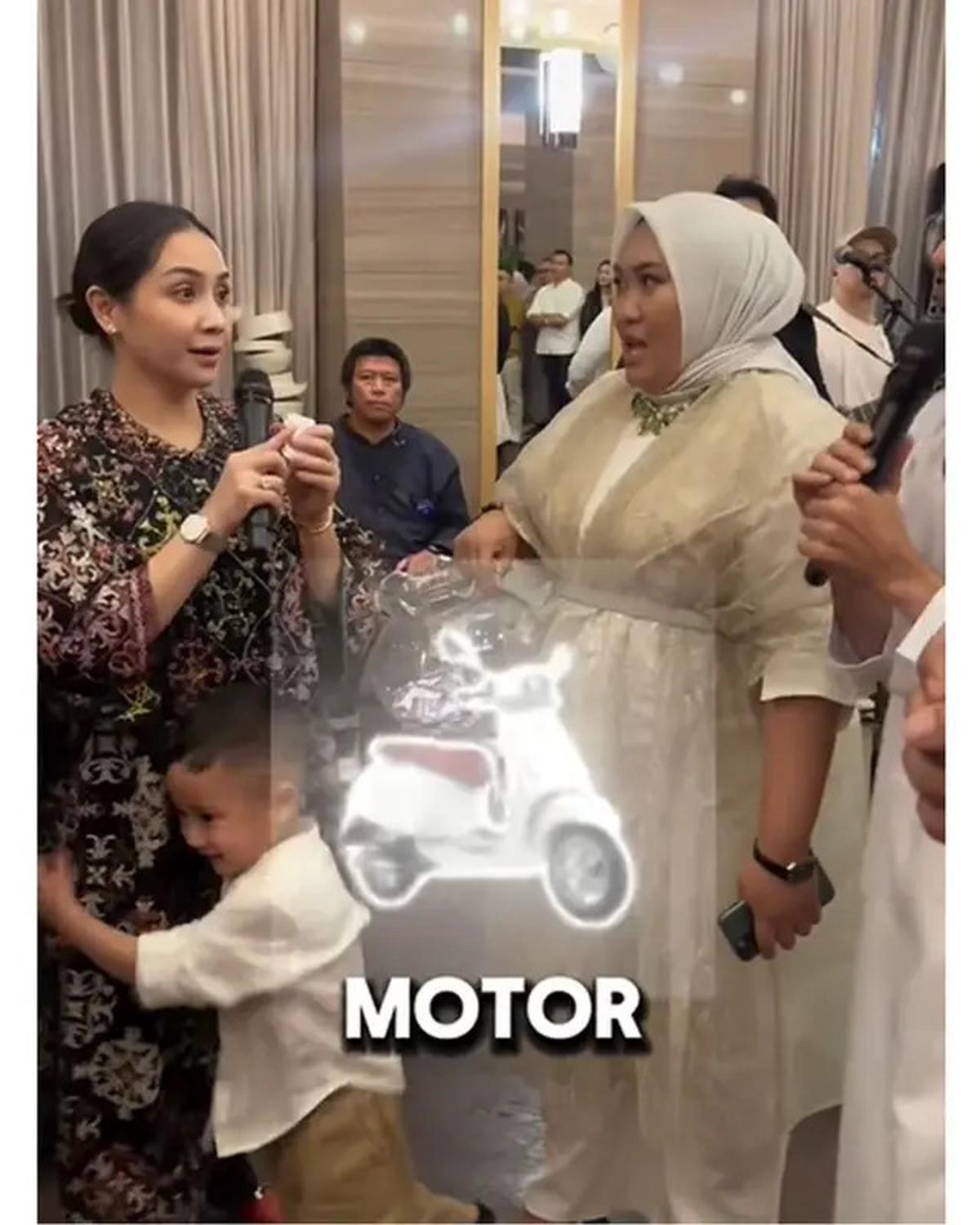 6 Artis Bagi-bagi THR Mewah ke Karyawan, Nagita Slavina hingga Maia Estianty