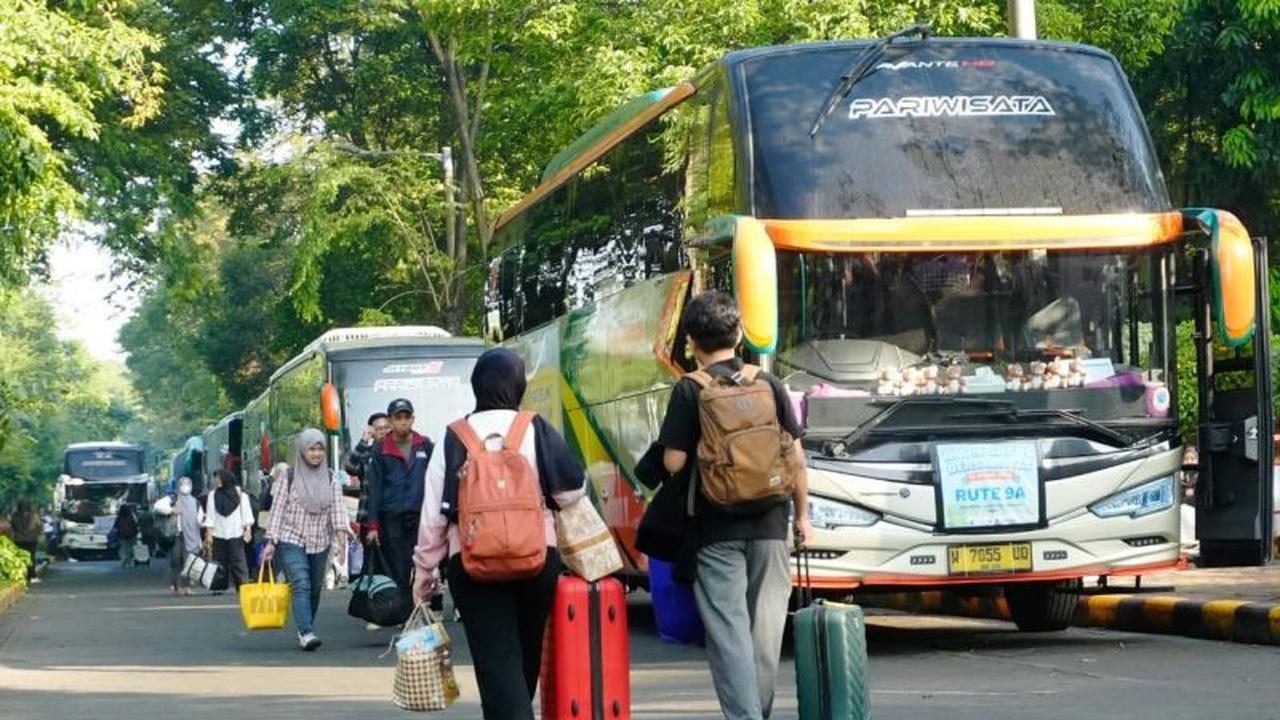 ITS Mudik Gratis Lebaran: 1.180 Sivitas Akademika Diberangkatkan ke Berbagai Wilayah Jawa