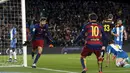 Pemain Barcelona, Lionel Messi dan Gerard Pique merayakan gol ke gawang Espanyol   pada laga 16 besar Copa del Rey di Stadion Camp Nou, Barcelona, Kamis (7/1/2016) dini hari WIB.  (REUTERS/Albert Gea)