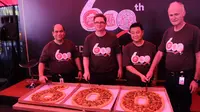 Pizza Cutting (600), dari kiri ke kanan : Pak Dino Yustri Yanto (Operation Manager), Pak Stephen McDonald (Development Director Pizza Hut Asia Pasific), Pak Budi Setiawan (Director Pizza Hut Indonesia) dan Pak Stephen James McCarthy (Managing Director Pizza Hut Indonesia).