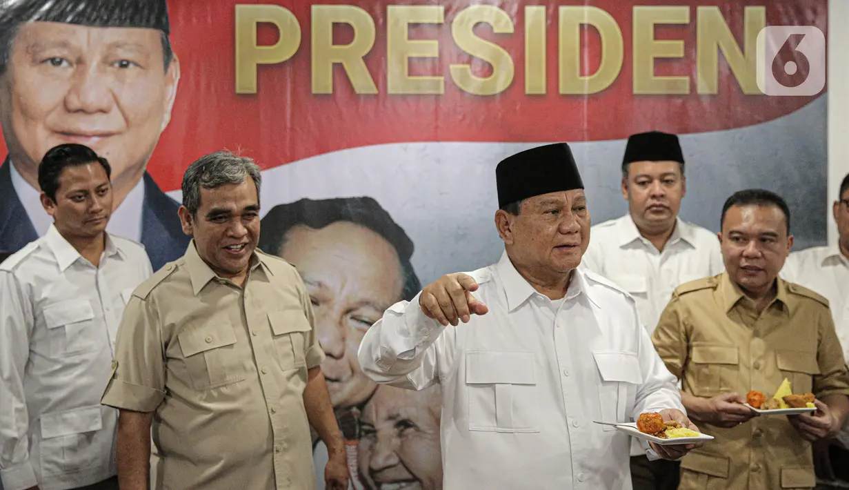 Ketua Umum Partai Gerindra Prabowo Subianto saat meresmikan Kantor Badan Pemenangan Presiden Partai Gerindra di Jalan Letjen S Parman, Jakarta, Sabtu (7/1/2023). Prabowo menyatakan, kader-kader Gerindra harus menyiapkan rencana untuk turun ke akar rumput guna menyerap harapan dan mempelajari kesulitan yang dialami rakyat. (Liputan6.com/Faizal Fanani)
