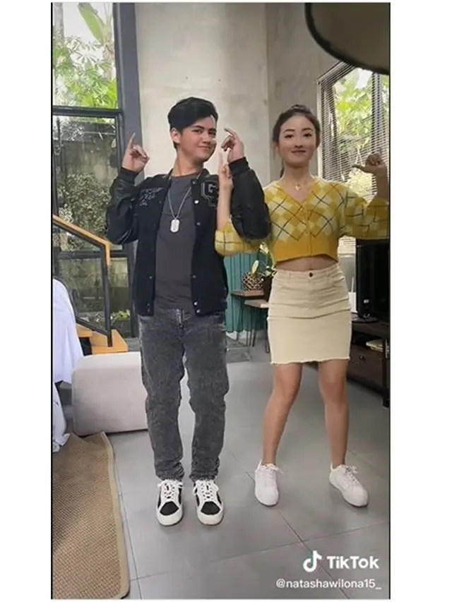 6 Potret Natasha Wilona Berhasil Ajari Aliando Syarief Joget TikTok, Bikin Heboh