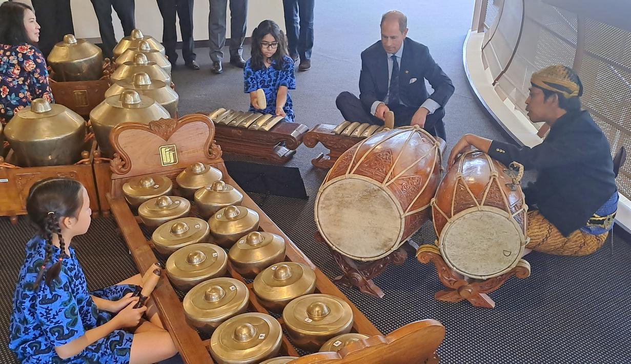 Pangeran Edward, Duke of Edinburgh mendatangi British School Jakarta yang berlokasi di Tangerang Selatan pada Jumat (24/11/2023). (Dok. British Embassy Jakarta)