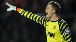 Anders Lindegaard. Meski didatangkan enam bulan lebih awal dibandingkan David De Gea, ia gagal menjadi kiper utama setelah kepergian Edwin van der Sar. Ia hanya menjadi kiper ketiga di bawah De Gea dan Tomasz Kuszczak. Pada musim 2015/2016 ia hengkang ke West Bromwich Albion. (AFP/Adrian Dennis)