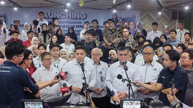Menteri Ketenagakerjaan (Menaker) Yassierli dalam konferensi pers Magang Nasional 2026 di Gedung Pusat Pasar Kerja, Jakarta, Senin (29/6/2026). (Liputan6.com/Maulandy)