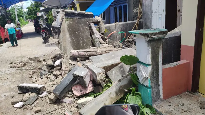 230 rumah rusak di Kabupaten Selayar, Sulawesi Selatan, akibat gempa NTT bermagnitudo 7,4