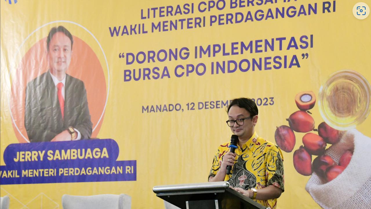 Wakil Menteri Perdagangan Jerry Sambuaga memberikan sambutan pada penutupan literasi CPO “Dorong Implementasi Bursa CPO Indonesia”, Selasa, 12 Desember 2023. (Foto: Kementerian Perdagangan)