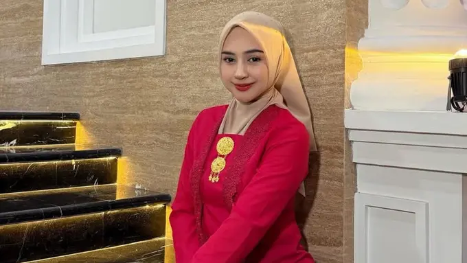 Penampilan Wajah Ria Ricis Manglingin. [@riaricis1795]