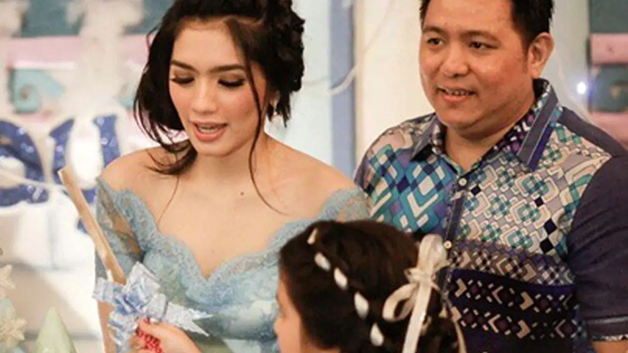 [Bintang] Angel Karamoy dan Steven Rumangkang