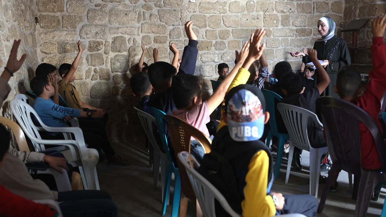 FOTO: Potret Anak-Anak Gaza  Kembali Bersekolah Usai Gencatan Senjata