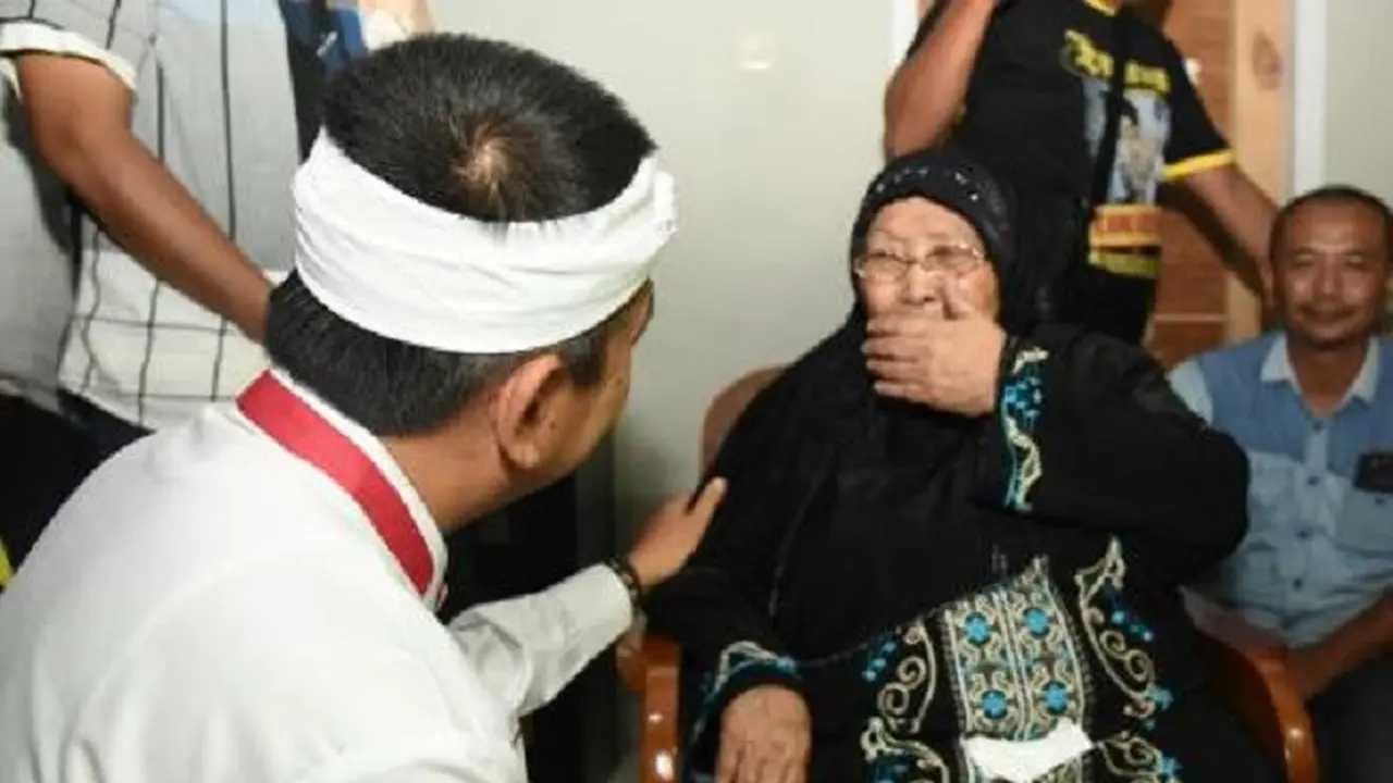 Doa Ibu Tak Putus bagi Anak Kandung yang Menggugatnya Rp 1,8 M