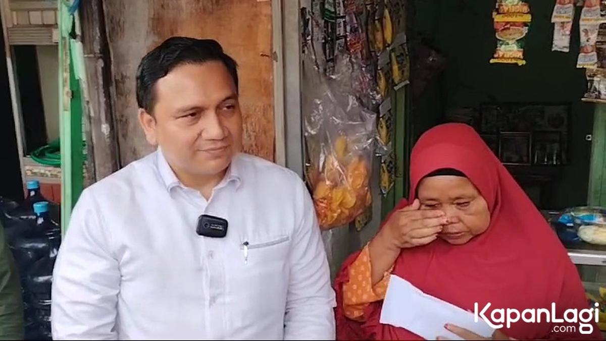 7 Potret Tangis Istri Pertama Pak Tarno Pecah Terima Bantuan dari Gus Miftah, Mengaku Baru Kali Ini Pegang Uang Sebanyak Itu