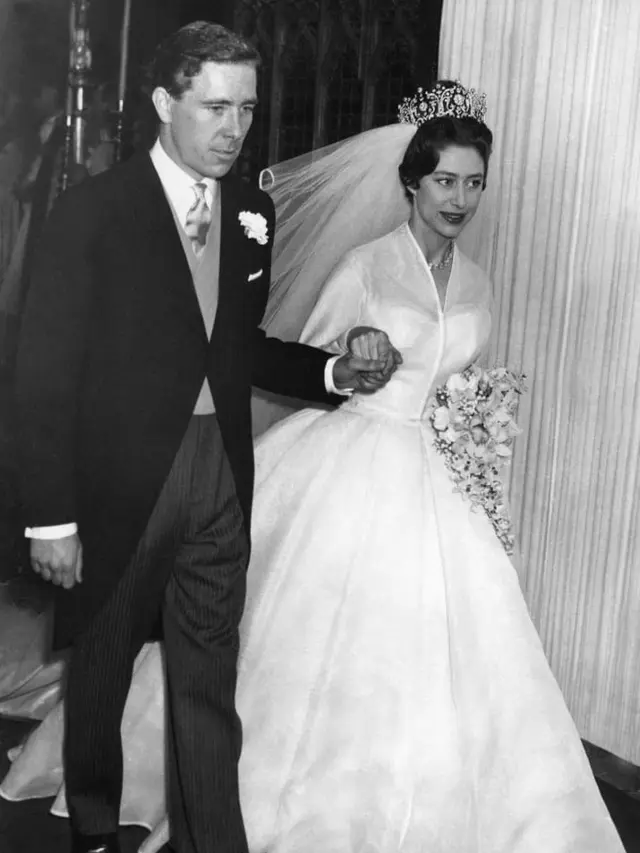 [Bintang] Penasaran dengan Gaun Pernikahan Meghan Markle, Intip Dulu Wedding Dress Pengantin Kerajaan Inggris dari Masa ke Masa