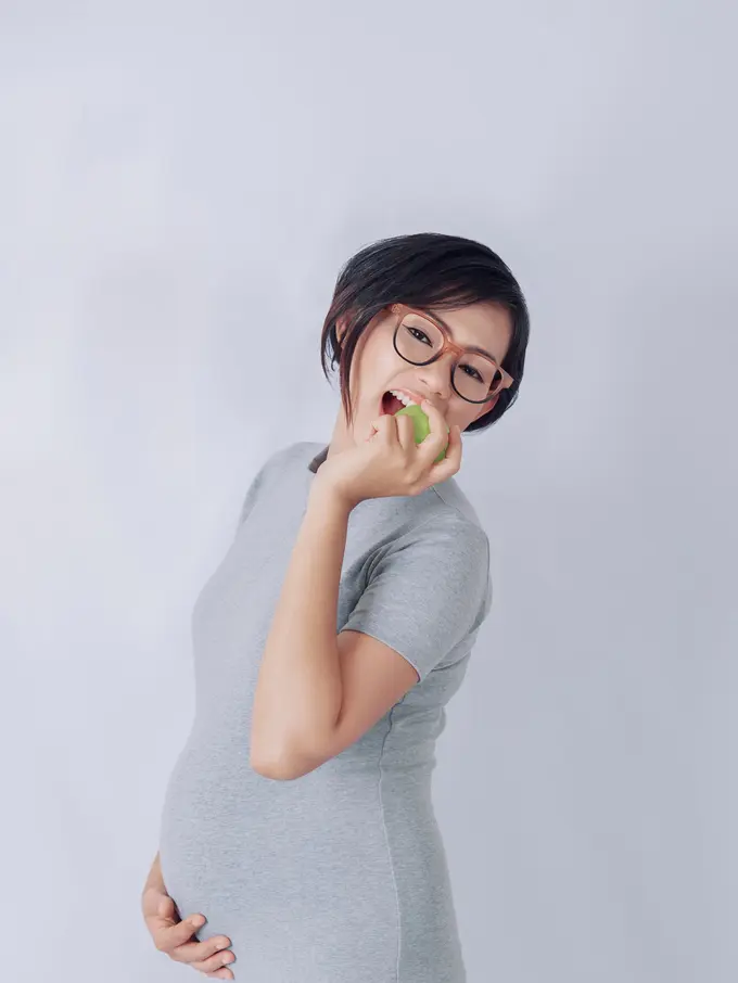 ibu hamil makan buah