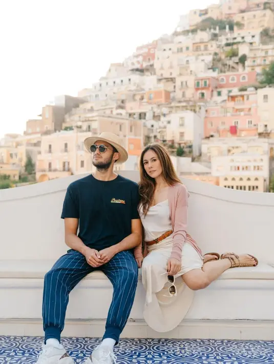 Wulan Guritno liburan bersama Sabda Ahessa di Italia [Instagram/wulanguritno]
